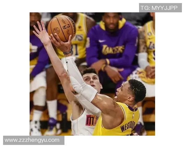 湖人对决热火G4精彩回顾球星表现与战术分析全景呈现 湖人对决热火G4精彩回顾球星表现与战术分析全景呈现